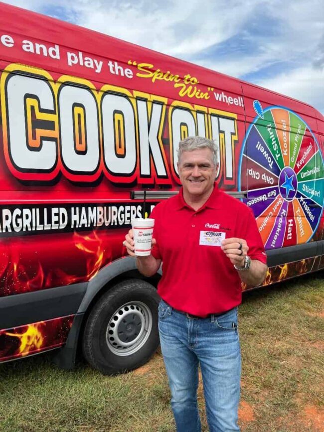 Bobby Cook out Prize van Bobby at Cook Out prize van
